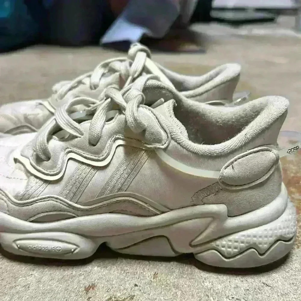 adidas Ozweego Bliss Off White youth size 4 - Picture 13 of 16